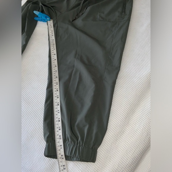 Women’s Kyodan army green KEEP IT MOVING crop pants size Large - Picture 7 of 15